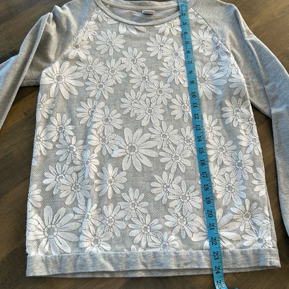 Long Sleeve Daisy Top🌼 - Picture 10 of 11